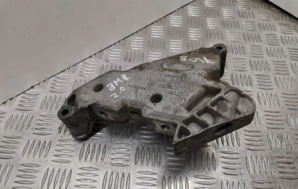 Volkswagen PASSAT B6 Engine mounting bracket 03G199207E
