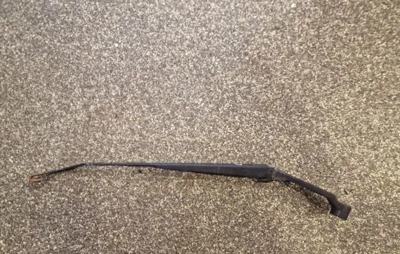 Peugeot 4007 Front wiper blade arm