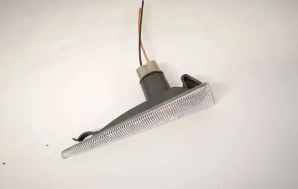 Renault Megane II Front fender indicator light 8200027150