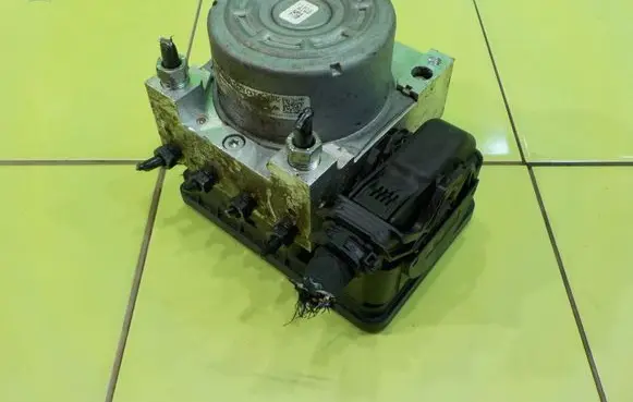 Toyota Aygo X ABS Pump 445400H190