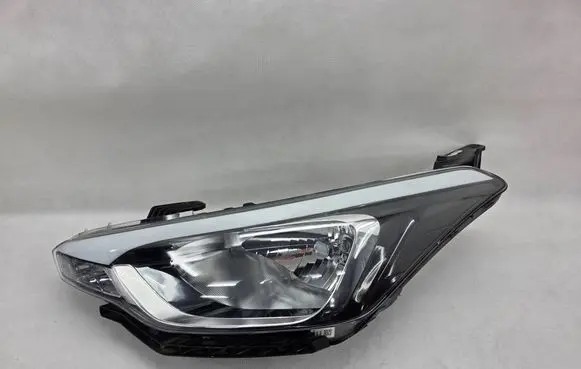 Hyundai i20 Active Headlight/headlamp 92101C8000