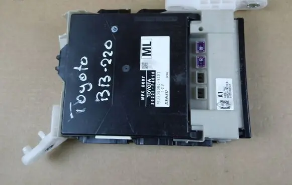 Toyota C-HR I Central body control module 89221F4010 82430F4010B