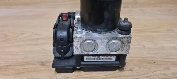 Volkswagen Polo V 6R ABS Pump 6R0907379AA