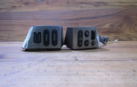 Steering wheel buttons/switches