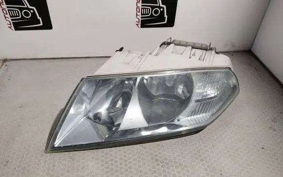 Skoda Octavia Mk2 (1Z) Headlight/headlamp E8203577 1Z1941015A 1Z1941017D
