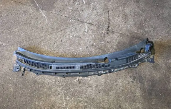 Nissan Rogue Wiper trim 66862JM00A LD975311100
