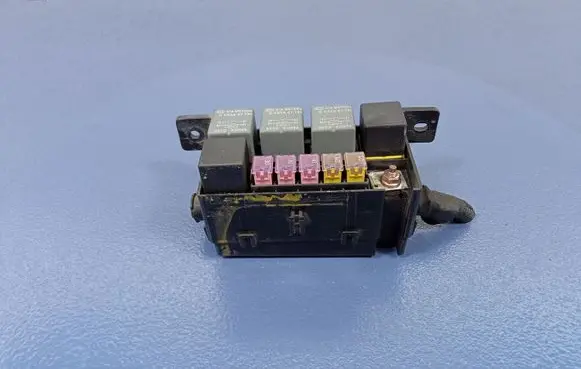 KIA Carnival Fuse box set