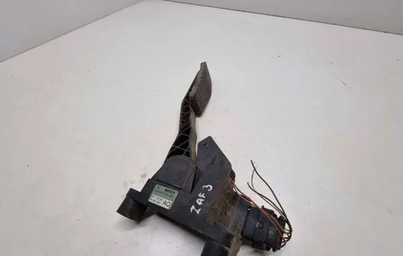 Opel Zafira A Accelerator throttle pedal 90581208 971102104 0281002298