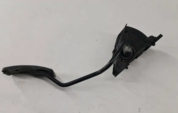 Volvo S40, V40 Accelerator throttle pedal 30865642 M865642 6PV00830100