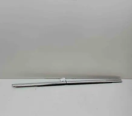 Mercedes-Benz GLE W167 Door glass trim A1677201402