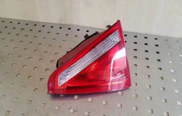 Audi A5 8T 8F Tailgate rear/tail lights 8T0945094