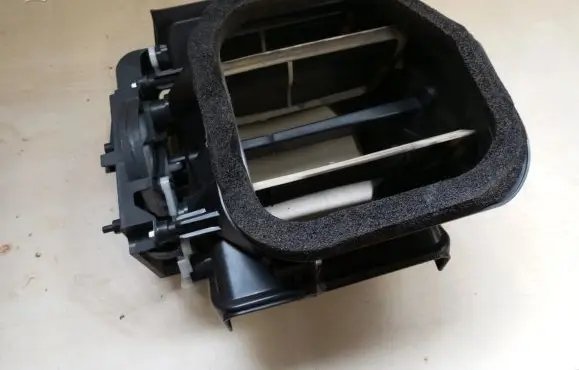 Porsche Cayenne (92A) A/C air flow flap actuator/motor 52425013