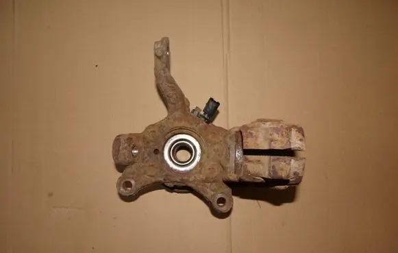 Volkswagen Golf V Front wheel hub spindle knuckle