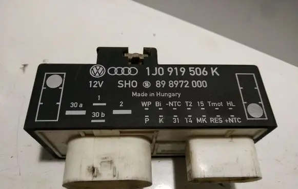 Skoda Octavia Mk1 (1U) Coolant fan relay 1J0919506K 898972000