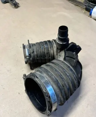 Audi A6 S6 C6 4F Air intake hose/pipe 4F0129615E
