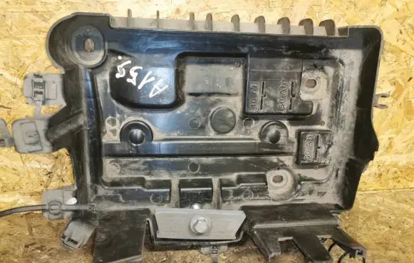 Opel Corsa D Battery tray 13235642 600002190 09115187
