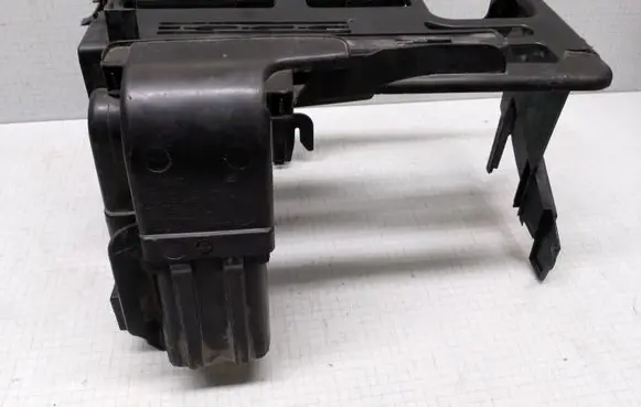Seat Ibiza III (6L) Battery box tray 6Q0915345