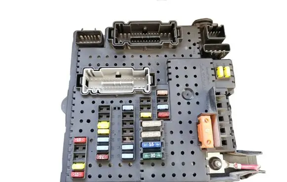 Volvo S60 Fuse module 30786646 06W484 28080156