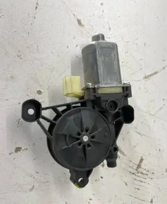 Audi A3 S3 8V Front door window regulator motor 5Q0959801B
