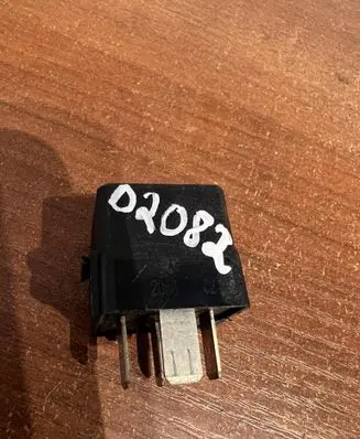 Mercedes-Benz A W169 Other relay A0025421319 D2082