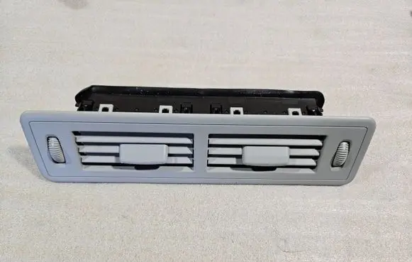 Mercedes-Benz GL X164 Air vent grill in roof A1648301754