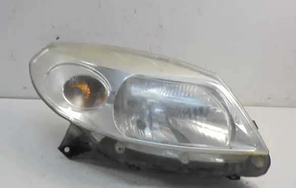 Dacia Sandero Headlight/headlamp 8200733877