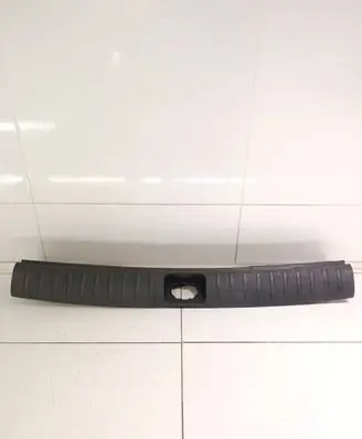 Trunk/boot sill cover protection