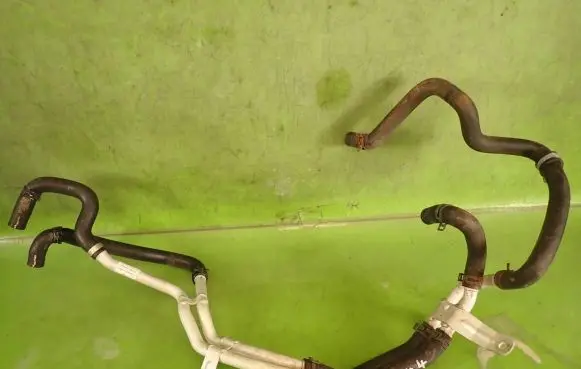 Mercedes-Benz Vito Viano W447 Engine coolant pipe/hose