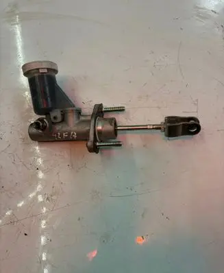 Mitsubishi L200 Clutch slave cylinder 