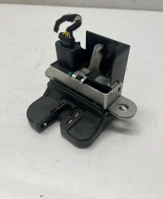 Volkswagen Touran II Loading door lock 2310848