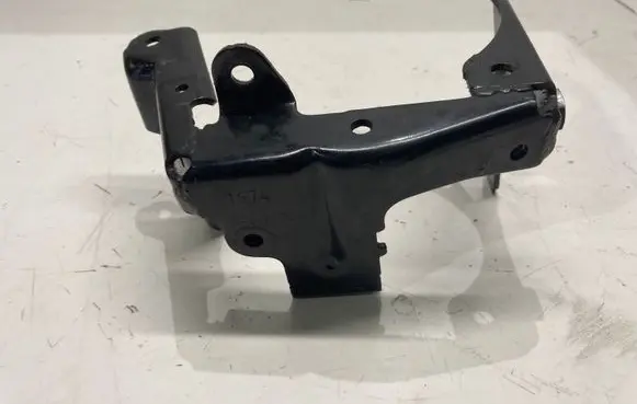 Volvo V40 Cross country Fuel filter bracket/mount holder AV6Q9A072AB