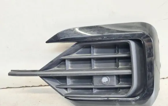 Volkswagen Touareg III Front bumper lower grill 760853663A
