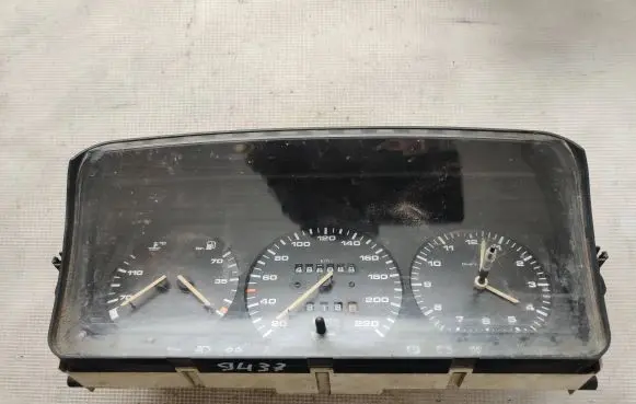 Volkswagen PASSAT B3 Speedometer (instrument cluster) 5220029110