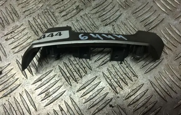 KIA Sorento Front door interior handle trim 