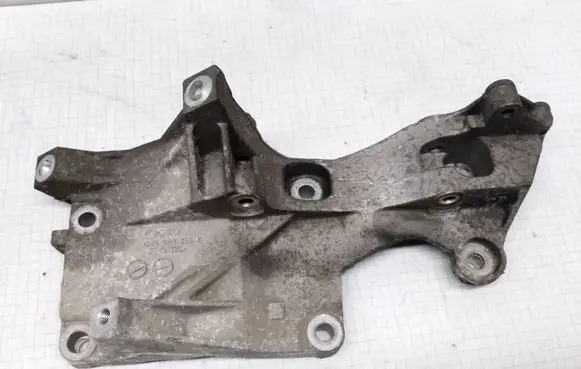 Seat Ibiza III (6L) Generator/alternator bracket 045803143E