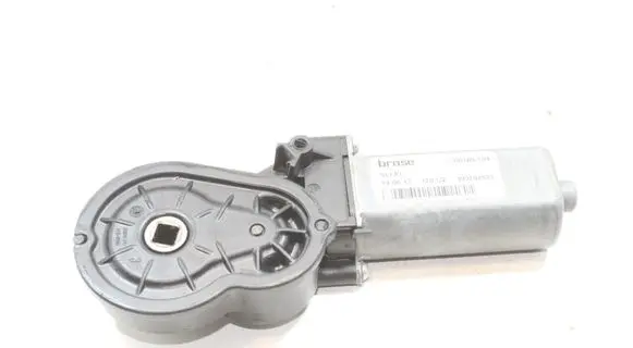Jaguar XE Seat adjustment motor C00189104 924117102