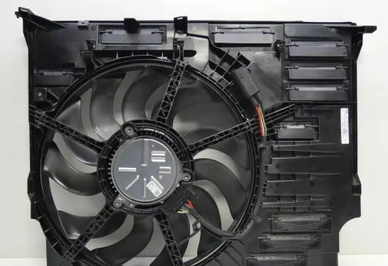 BMW 2 Active Tourer U06 Electric radiator cooling fan 5A512C8