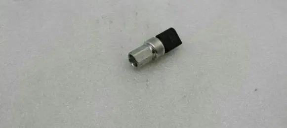 Audi Q3 8U Air conditioning (A/C) pressure sensor 1K0959126E