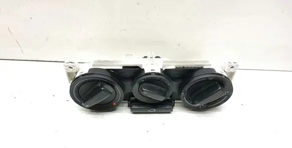 Volkswagen PASSAT B5 Climate control unit 1J0819045G