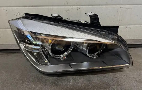 BMW X1 E84 Headlight/headlamp 7290240 90018091