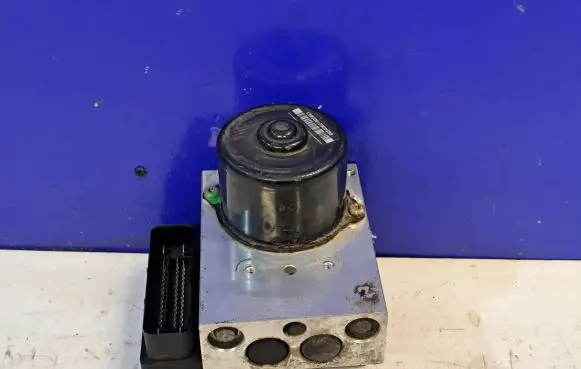 Volvo XC90 ABS Pump 30714952 30714956