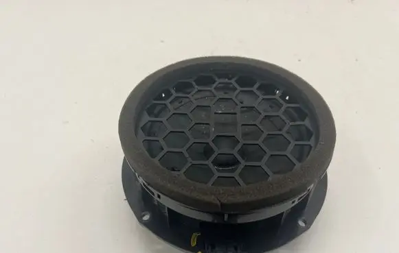 Skoda Octavia Mk4 Rear door speaker 5E3035411A 10527201 2509200771A