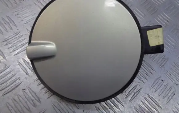 Opel Astra H Fuel tank cap trim 