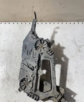 Skoda Octavia Mk2 (1Z) Headlight/headlamp mounting bracket 1Z0941339