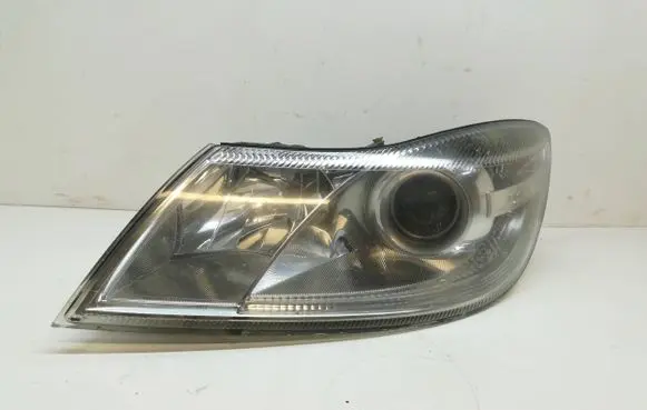 Skoda Octavia Mk2 (1Z) Headlight/headlamp 1Z1941015F 1EL24705201 24705201000432