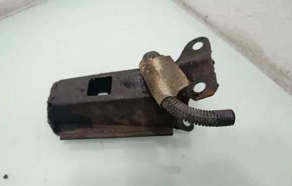 Volvo V70 Front bumper shock/impact absorber 