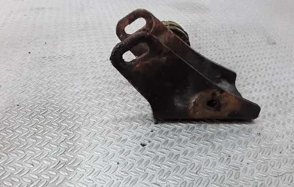 Toyota Avensis T220 Gearbox mounting bracket
