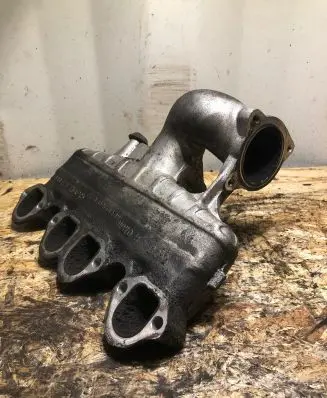 Volkswagen PASSAT B5.5 Intake manifold 038129713AP