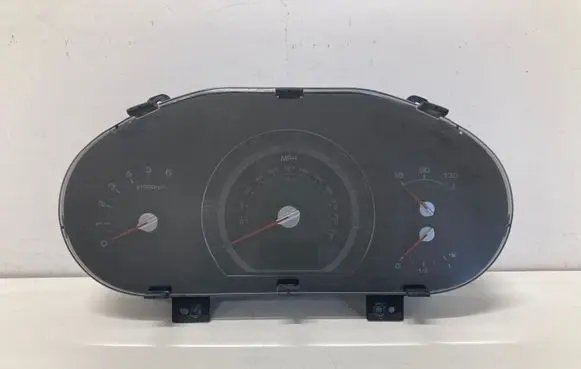 KIA Sportage Speedometer (instrument cluster) 940013U195