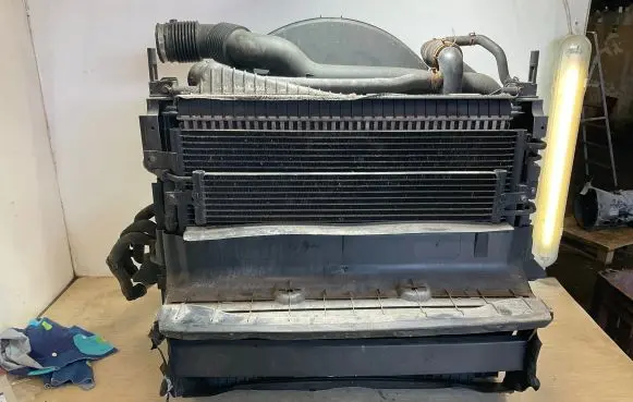 Land Rover Range Rover Sport L320 Radiator set AH329L440AB AH328005BA DF1300084600040